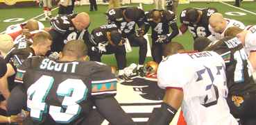 Friday, March 5 2004 AZ Rattlers and Columbus Destroyers Post game prayer